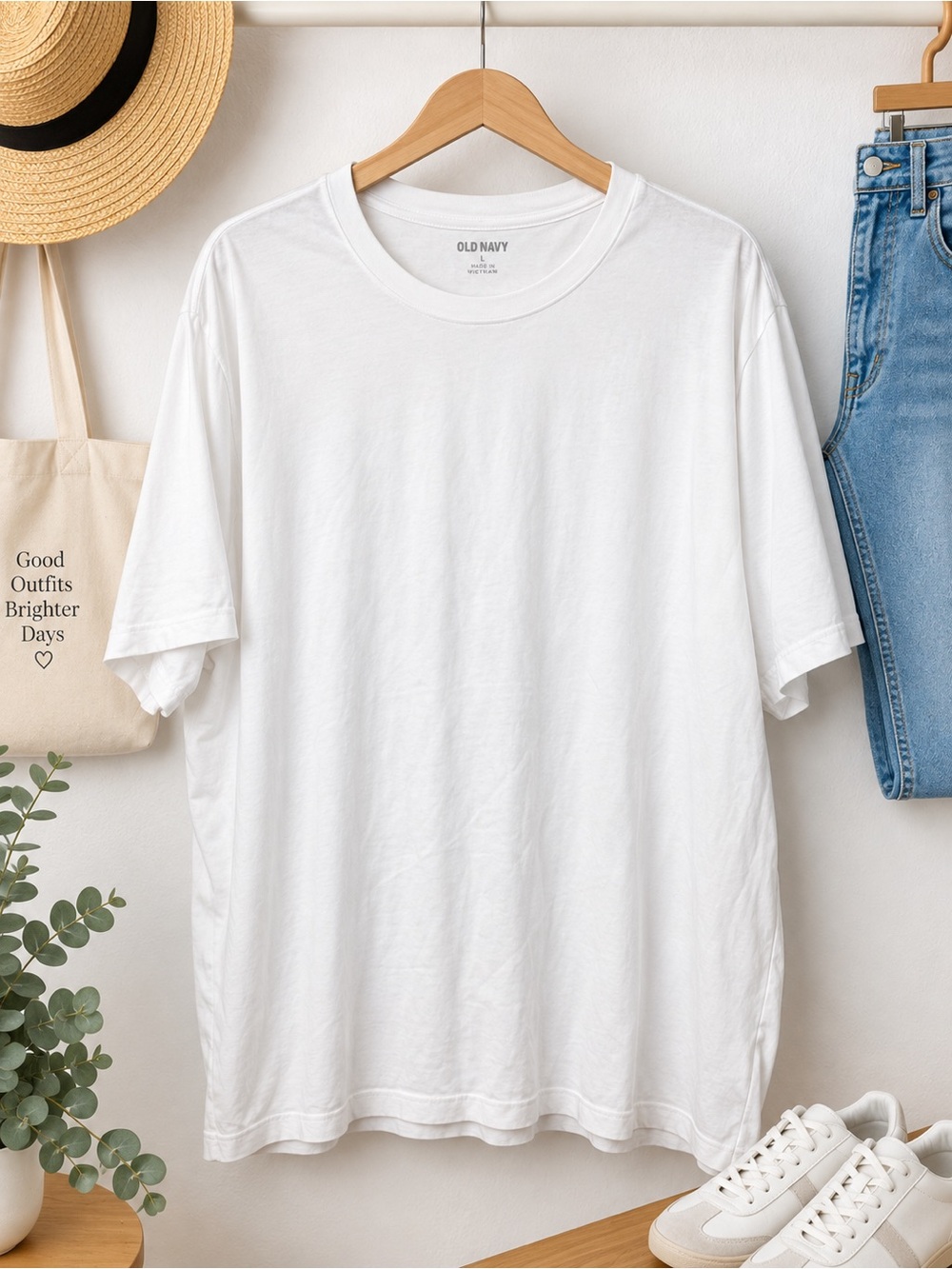 Old Navy White Short-Sleeve Crew Neck Tee